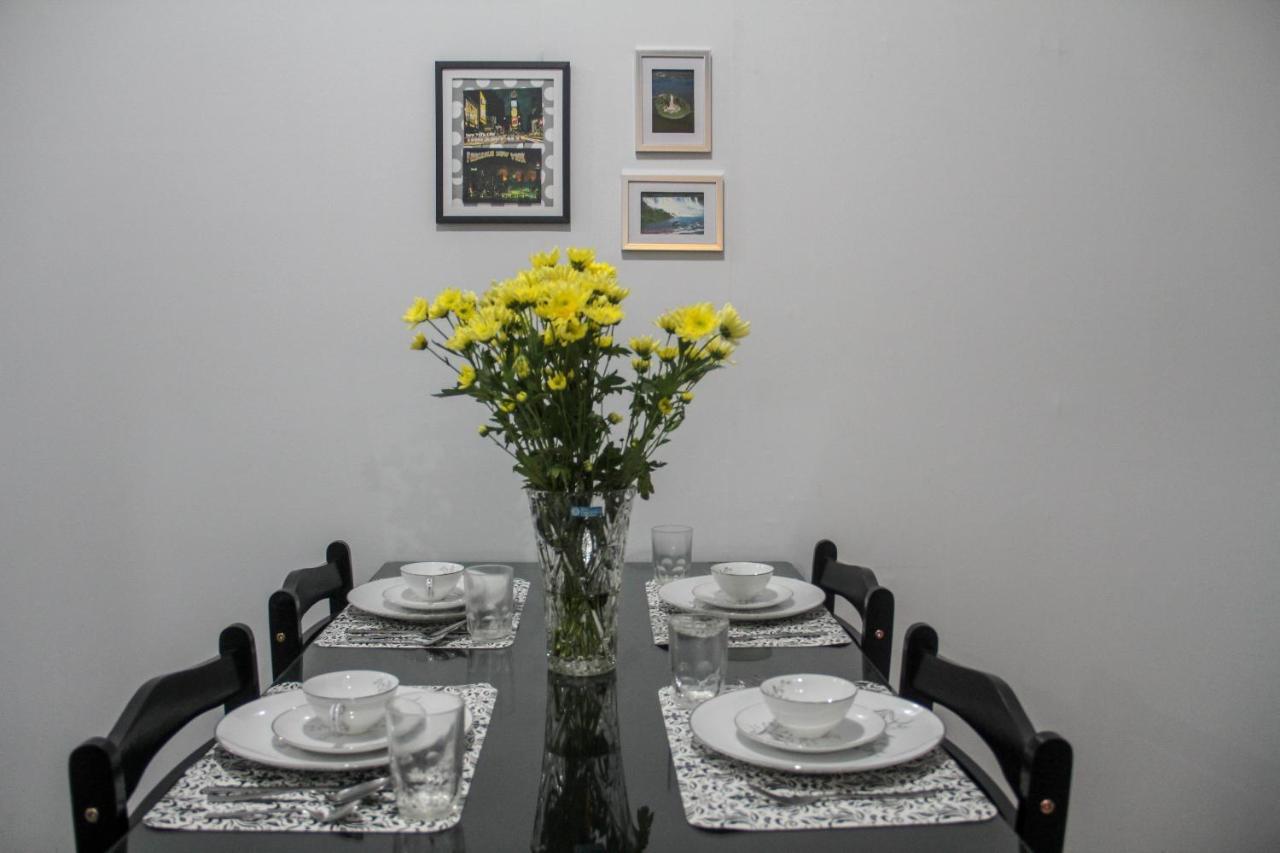 37m² studio Appartement, met 1 privé badkamer in Makati Manilla Buitenkant foto