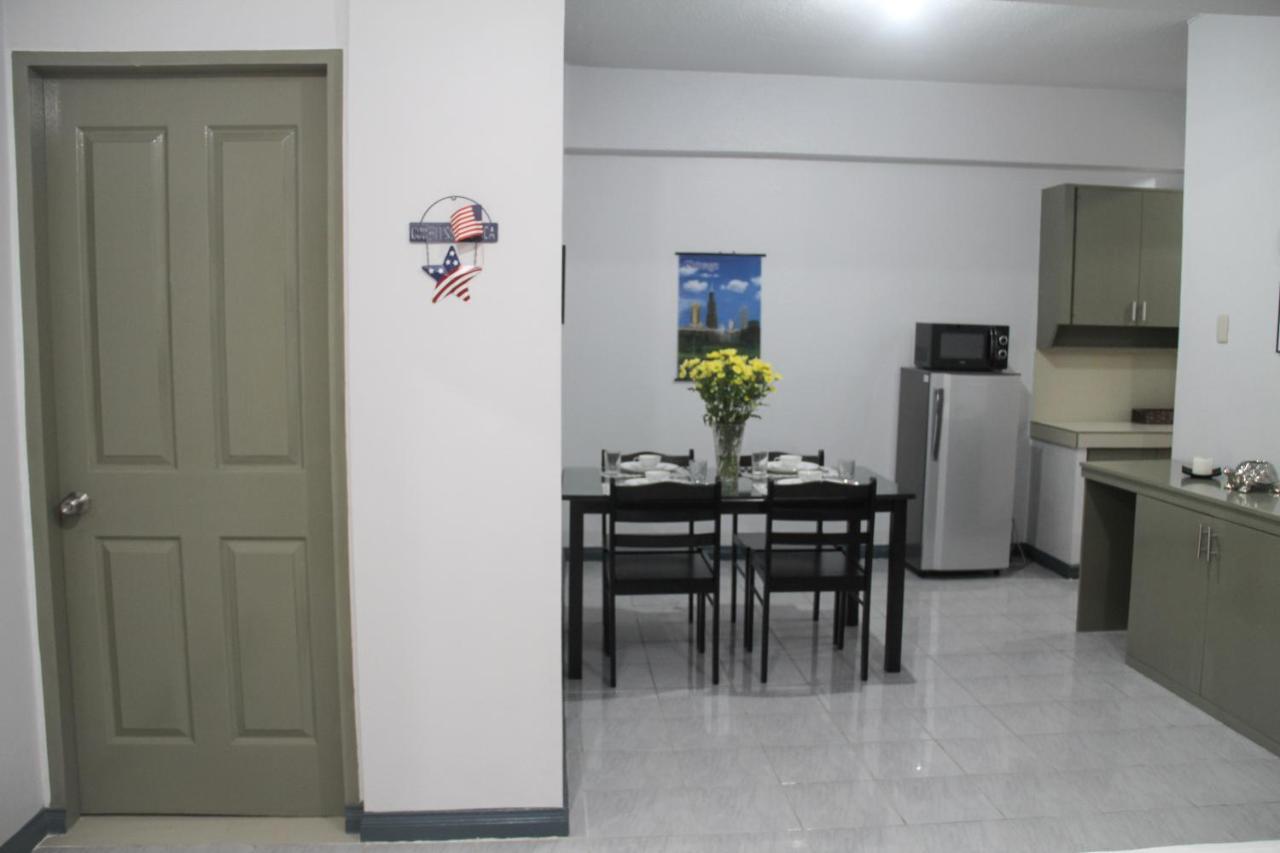 37m² studio Appartement, met 1 privé badkamer in Makati Manilla Buitenkant foto