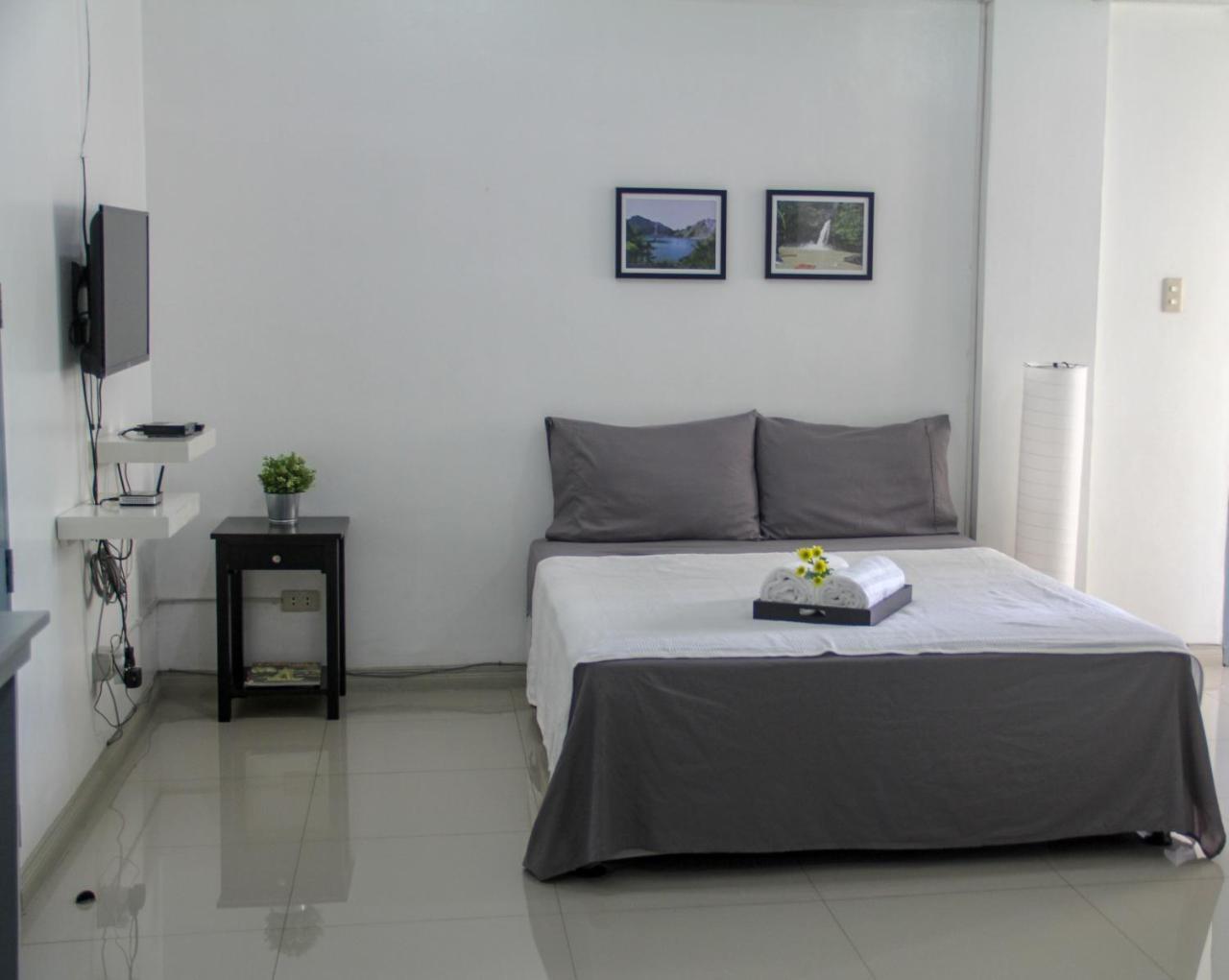 37m² studio Appartement, met 1 privé badkamer in Makati Manilla Buitenkant foto