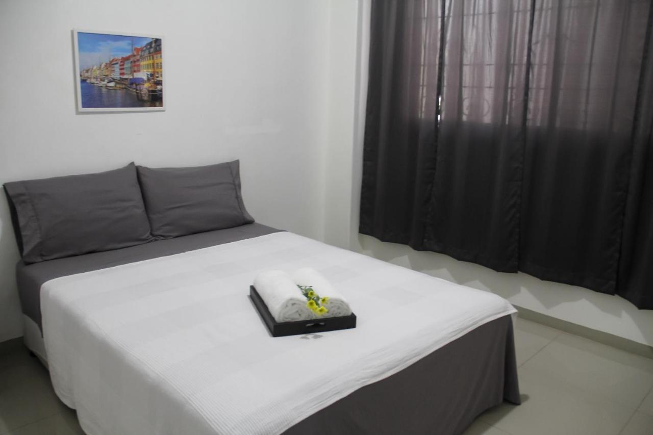 37m² studio Appartement, met 1 privé badkamer in Makati Manilla Buitenkant foto