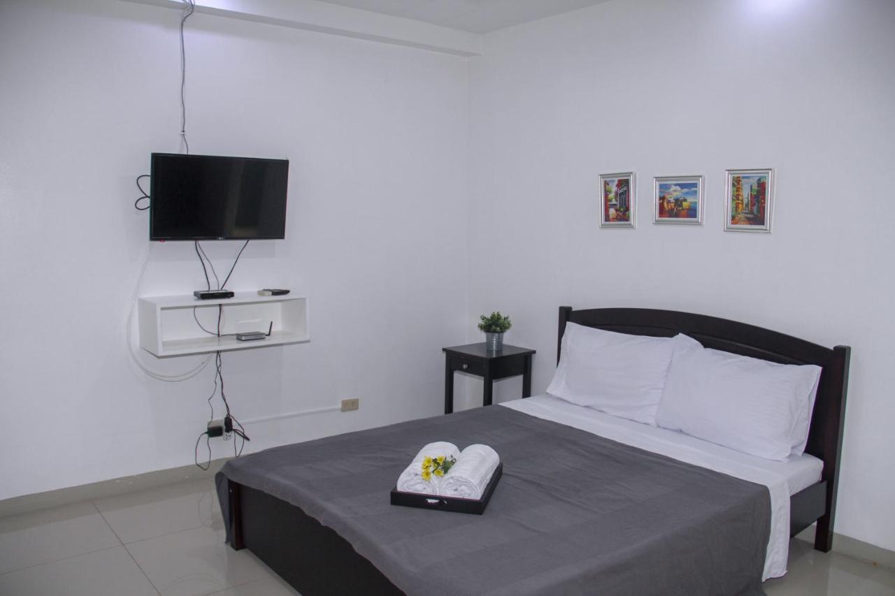 37m² studio Appartement, met 1 privé badkamer in Makati Manilla Buitenkant foto